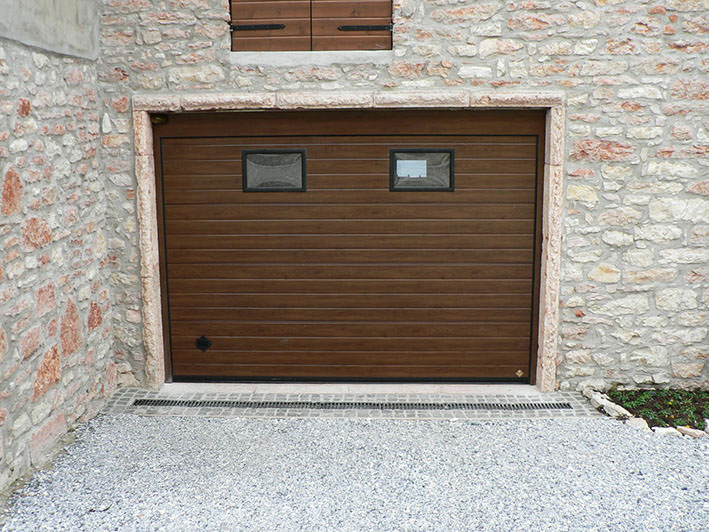 Portoni-sezionali-e-basculanti-1